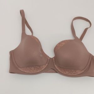 Very nice condition. Victoria Secret underwire 34D
